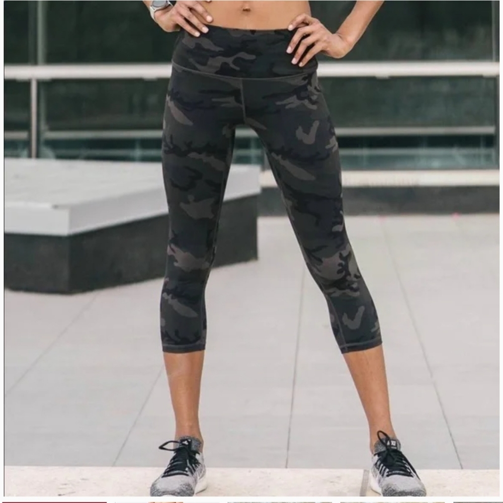 Zyia Active Forest Camo Luxe Hi-Rise Capri 20"